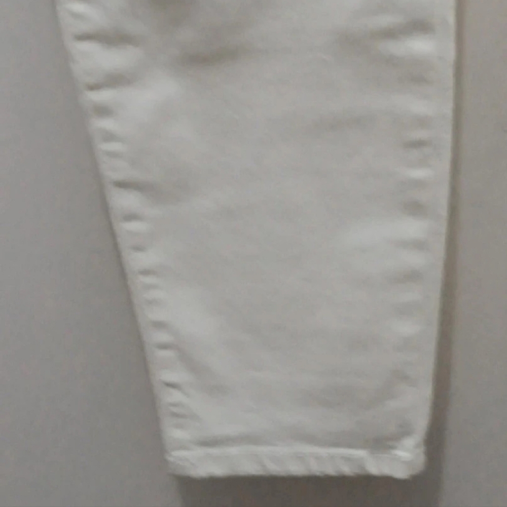 Nine West Women's White Slim Fit Cropped Jeans - Picture 8 of 8